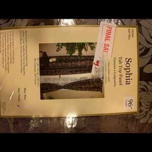Curtain panel